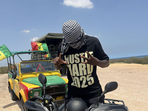 T-Shirt Hustle Hard 25’