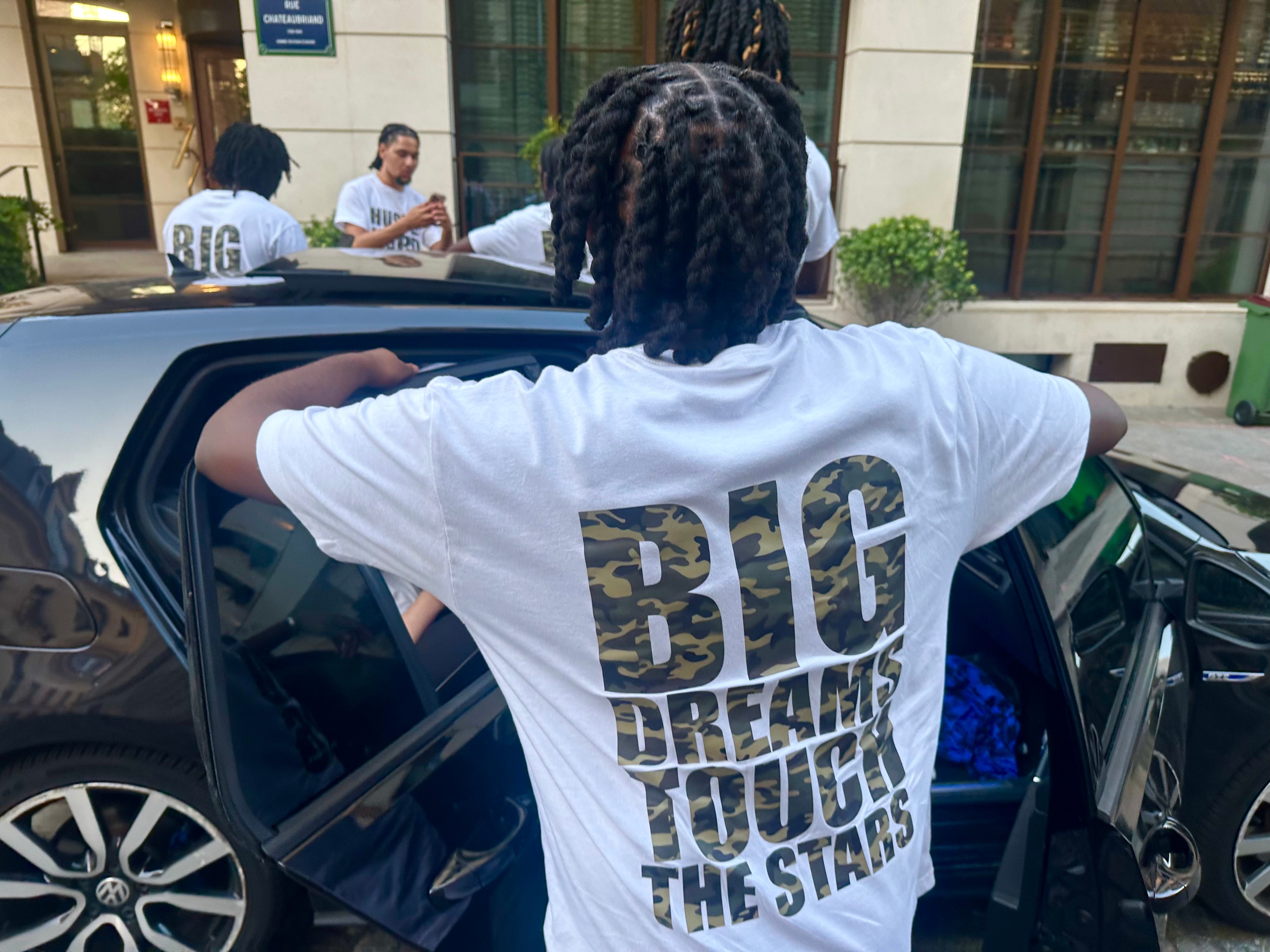 T-Shirt Hustle Hard 26’