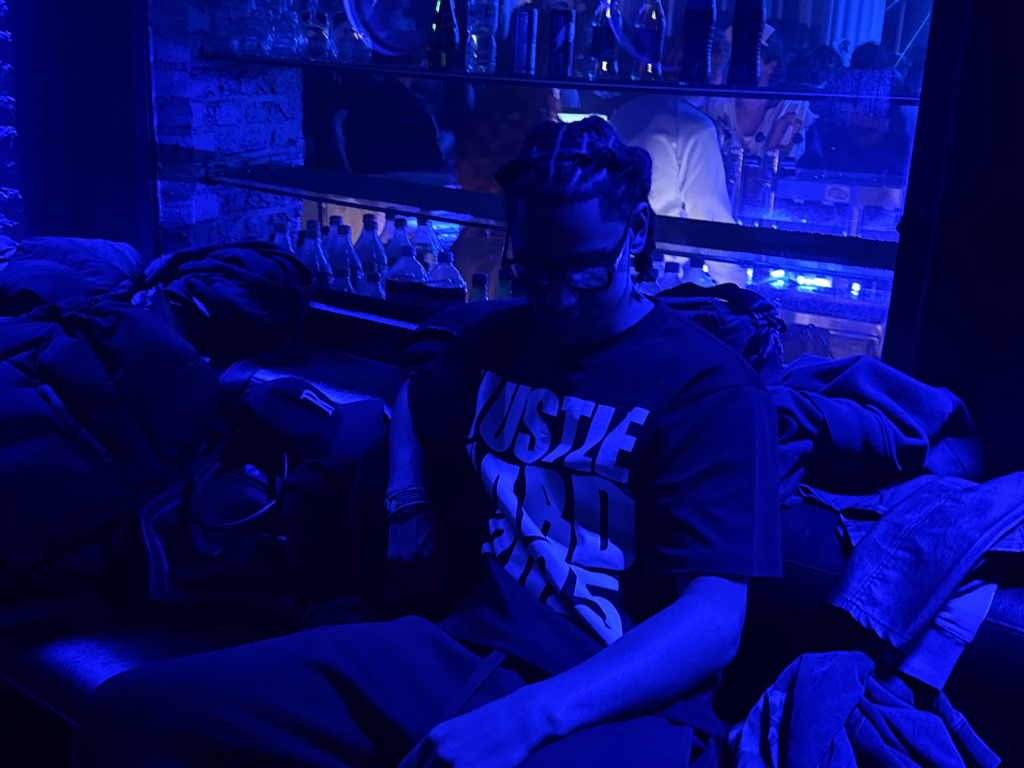 T-Shirt Hustle Hard 25’